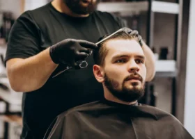 Хто є хто в салоні: майстер, топ-стиліст, барбер, адміністратор